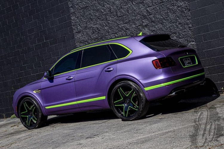 Gần đây, một số những chiếc xe độ của người nổi tiếng được biết đến rộng rãi như chiếc Bugatti Veyron với lớp áo độc đáo của Lil Uzi Vert, Lamborghini Urus độ của Kanye West hay dàn xe độ đình đám của Travis Scott... và mới đây nhất là SUV hạng sang Bentley Bentayga của Rapper Mỹ nổi tiếng Rich The Kid.