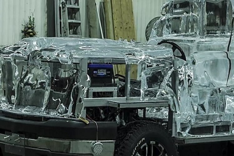 Mọi việc bắt đầu với một chiếc Chevy Silverado 2500 Heavy Duty 2005. Đầu tiên, nó được kiểm tra gỉ sét và những dấu hiệu hư hỏng khác. Sau khi vượt qua quá trình kiểm tra chất lượng, Pick Me Productions đã tháo hết thân vỏ và rồi thực hiện một số sửa đổi, nhằm giúp xe sẵn sàng đón nhận thân vỏ bằng băng mới. Các thay đổi bao gồm một khung thép độ, giảm bớt chiều cao và chiều rộng của khoang động cơ, và bổ sung thêm quạt để đảm bảo sức nóng của động cơ sẽ không làm tan chảy qua lớp băng bao bọc nó ngay lập tức.