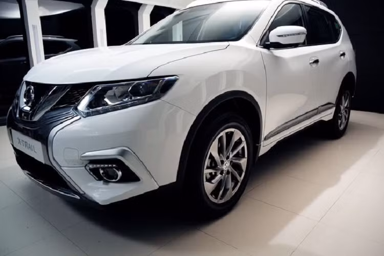 Hệ thống Kiểm soát khung gầm chủ động của Nissan X-Trail thế hệ mới là sự tổng hòa của 3 công nghệ: Hệ thống Kiểm soát lái chủ động – Active Ride Control; Hệ thống Kiểm soát phanh động cơ chủ động (Active Engine Brake) và Hệ thống Kiểm soát vào cua chủ động (Active Trace Control).