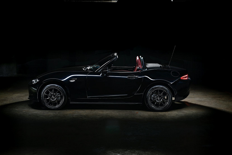 Với tiêu chuẩn khí thải Euro6 tại Châu Âu,phiên bản đặc Eunos Edition được trang bị động cơ SkyActiv-G, dung tích 1.5L cho công suất 130 mã lực. Sức mạnh được truyền xuống cầu sau thông qua hộp số sàn 6 cấp hoặc hộp số tự động 6 cấp. Trong khi đó, phiên bản thông thường tại Mỹ và trên thế giới sử dụng động cơ dung tích 2.0L với công suất 181 mã lực và mô-men xoắn 205 Nm.