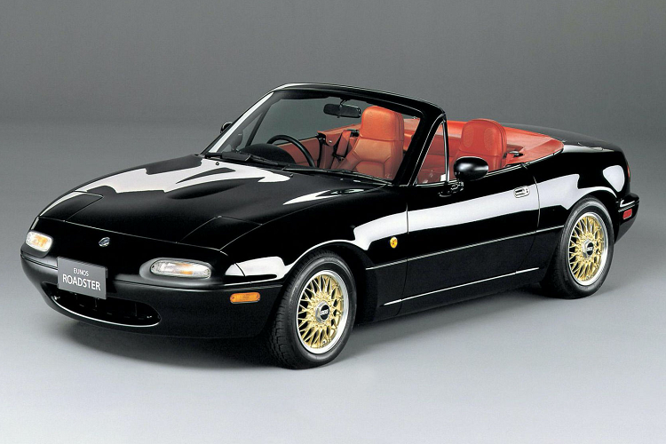 Hiện tại hãng xe ôtô Mazda không sở hữu bất kỳ thương hiệu xe sang nào nhưng họ vẫn giữ tham vọng định vị thương hiệu tiệm cận xe sang của các nước Châu Âu.