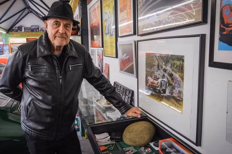 Kể từ đó, garage của ông ấy đã ngày một bổ sung thêm nhiều chiếc Porsche theo năm tháng, đến nỗi Ottocar phải xây dựng một tòa nhà tách biệt để chứa bộ sưu tập đồ xộ của mình. Năm nay là một năm đặc biệt, đánh dấu cột mốc Ottocar mua chiếc xe Porsche thứ 80 của mình, và cũng là năm ông ấy bước sang tuổi 80.