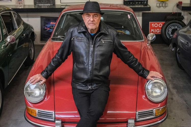 Về phần mình, ông Ottocar không hề có kế hoạch giảm tốc độ ở tuổi 80, với kế hoạch đi trên đường cao tốc Pan-American bằng chiếc Cayenne. “Khi bạn 80 tuổi, bạn không còn nghĩ nhiều về quá khứ nữa mà nghĩ nhiều hơn về tương lai. Bạn mong đợi những điều sẽ đến”, ông ấy nói.