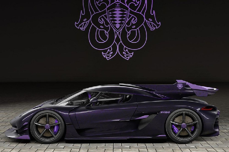  Siêu xe Koenigsegg Jesko 2022 hoàn toàn mới đã lần đầu tiên trình làng vào hồi tháng 3 đầu năm nay. Chỉ sau 2 tuần ra mắt, toàn bộ 125 chiếc siêu xe này đã chính thức "cháy hàng". Một trong số những siêu xe Koenigsegg Jesko đã có chủ là chiếc Hydra độc nhất vô nhị, ra đời theo đơn đặt hàng của một vị doanh nhân trẻ có tên Dylan Jacob. Năm nay 26 tuổi, Jacob là một doanh nhân trẻ kiêm nhà thiết kế sản phẩm người Mỹ.