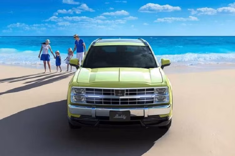 Nắp ca-pô và đầu xe Chevrolet Blazer cổ cũng được thiết kế lại, ngay bên dưới là bộ cản phủ crôm sáng khá lớn, tất cả những chi tiết này tạo cho phần đầu của Buddy giống như mũi cá mập vậy.