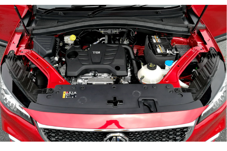 Tại Thái Lan, giá xe MG HS bán ra tổng cộng 3 phiên bản bao gồm C, D và X khởi điểm từ 919.000 – 1.119.000 bath (649 – 790 triệu đồng). Cả 3 phiên bản này đều sử dụng chung động cơ 4cyl thẳng hàng dung tích 1.5L (1.490cc) tăng áp (tỷ số nén 10,3: 1) cho công suất tối đa 159 mã lực tại 5.600 vòng/phút và mô-men xoắn cực đại 275 Nm đạt được tại dải vòng tua từ 1.750 – 4.000 vòng/phút.