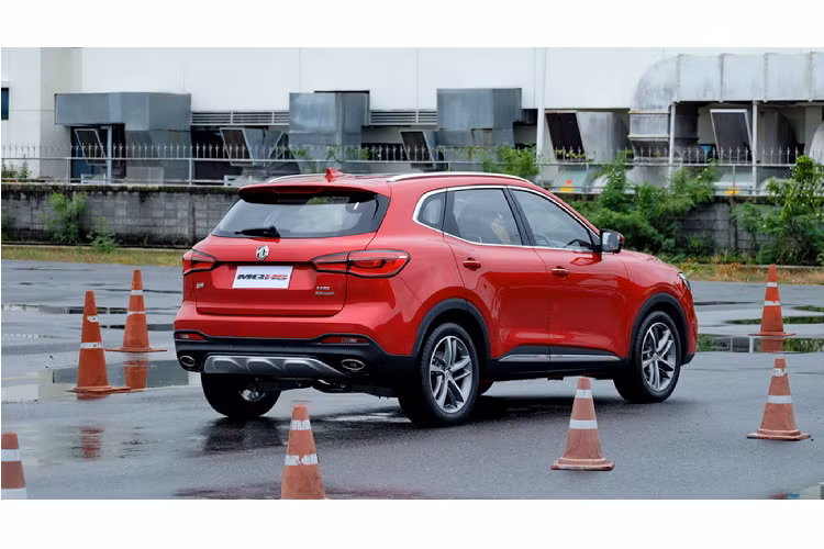 Tại Việt Nam, thương hiệu xe MG còn khá xa lạ với số đông, đây là một thương hiệu xe Trung Quốc, có nguồn gốc từ Anh. Hiện tại, MG đang được tập đoàn Tan Chong phân phối xe tại Thái Lan – một thị trường quan trọng của MG trong khu vực Đông Nam Á. Thái Lan khả năng cao là quốc gia xuất khẩu MG HS về Việt Nam nếu nó được phân phối trong thời gian tới.