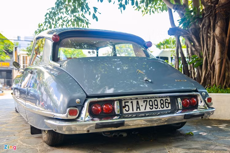 Chiếc xe cổ Citroen DS 21 có giá trị sưu tầm cao, hiếm khi được chủ nhân sử dụng nhằm hạn chế các sự cố hỏng hóc.