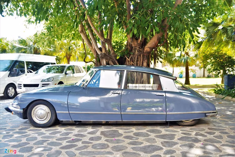 Citroen trang bị cho DS 21 động cơ 4 xy-lanh thẳng hàng, dung tích 2.5L, hút khí tự nhiên. Khối động cơ này sản sinh công suất 109 mã lực tại 5.500 vòng/phút và mô-men xoắn cực đại 164 Nm tại 3.000 vòng/phút. Xe có khả năng tăng tốc 0-100 km/h trong 15,2 giây.