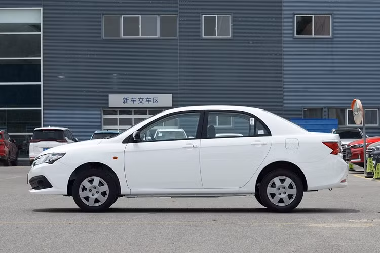 Ngày nay, BYD được biết đến là một nhà sản xuất những mẫu xe hybrid và xe điện thuần chủng mang thiết kế đẹp, công nghệ cao, và hiệu suất mạnh mẽ. Thế nhưng, “mẫu xe đời Tống” BYD F3 2020 mới với thiết kế khá giống Toyota thời xưa lại vẫn được bán cho tới tận bây giờ.