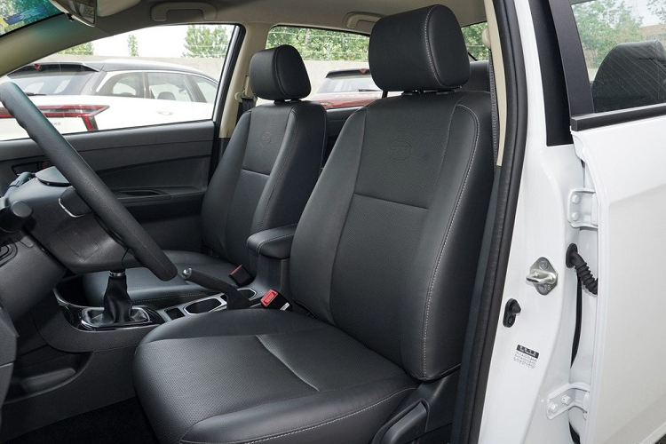 Trên phương diện máy móc, BYD F3 2020 có trang bị một động cơ xăng dung tích 1.5 lít, sản sinh 108 mã lực và 148 Nm mô-men xoắn cực đại.