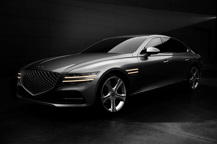 Đặc biệt, chiếc sedan hạng sang Genesis G80 còn xuất hiện với một đường parabol mềm mại, kéo dài từ vòm bánh trước tới tận khu vực phía sau. Giải thích cho tạo hình này, Genesis cho biết điểm nhấn phong cách ấy nhằm gợi lên vẻ đẹp sang trọng của những chiếc xe cổ điển trong quá khứ.