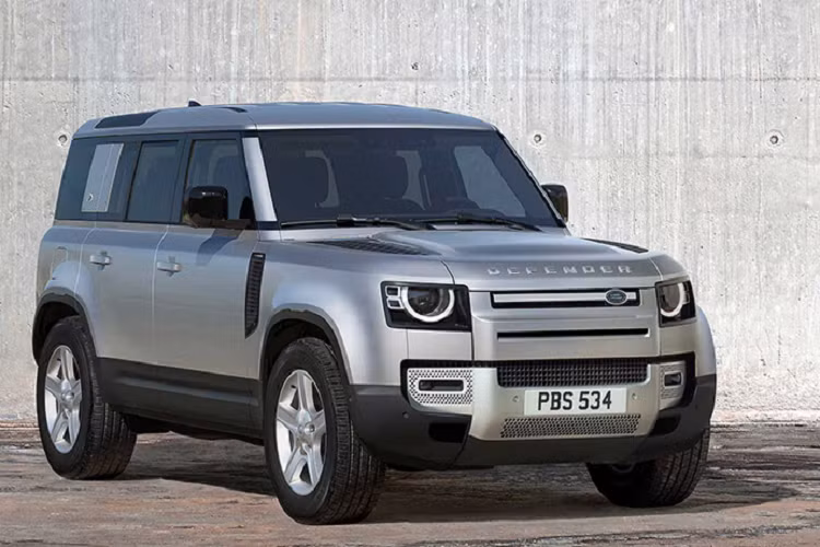 Cùng với sự sang trọng tinh tế của gia đình Range Rover và khả năng vận hành mạnh mẽ cùng sự linh hoạt đến từ các mẫu xe SUV của dòng xe Discovery, dòng xe địa hình Defender mới chính là mảnh ghép tuyệt vời còn lại của Land Rover.