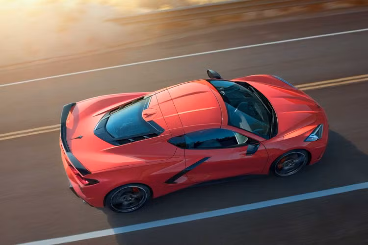Sau khi ra mắt, Chevrolet Corvette C8 mới trở thành một hiện tượng khi nhiều người mong muốn sở hữu nó ngay lập tức. Mới đây, chiếc xe cũng đã xuất sắc vượt qua Toyota Supra để trở thành Xe của năm 2020 Bắc Mỹ (2020 North American Car of the Year).
