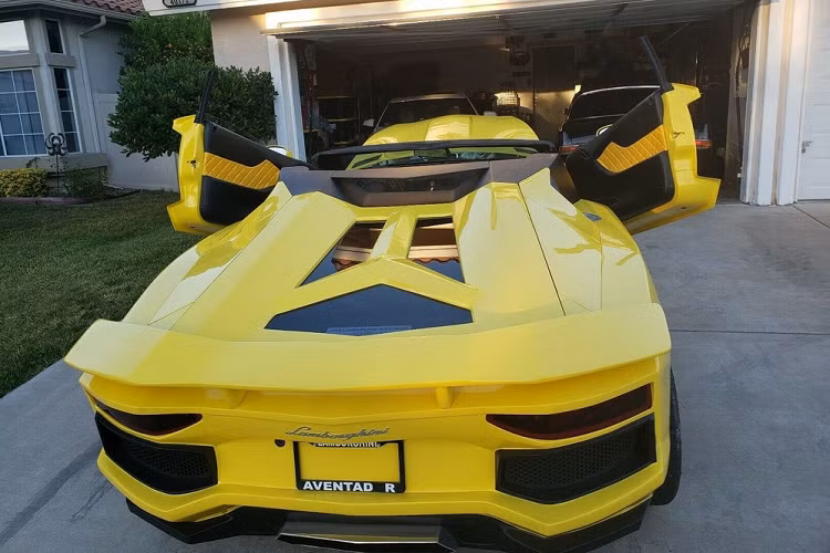 Nếu chất lượng chế tạo đó là tiêu chuẩn chung của toàn bộ chiếc xe, khó ai có thể đảm bảo về hệ thống máy móc, cũng như khung gầm biến đổi sang dạng mui trần tốt tới đâu, bởi GTO vốn là những chiếc coupe có mái che cố định.