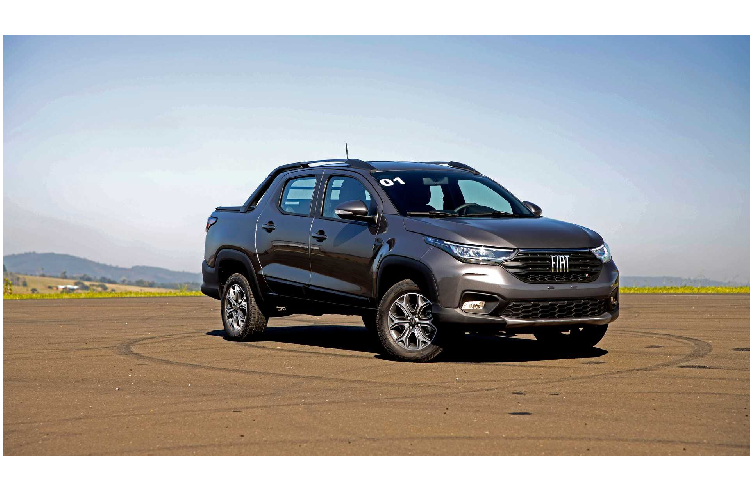 Các bản tiêu chuẩn trang bị hộp số sàn 5 cấp, trong khi bản cao cấp có hộp số CVT.