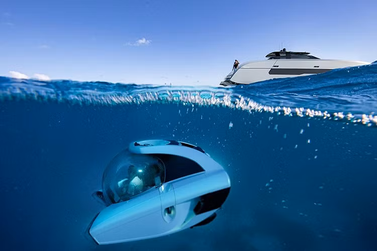 Được thiết kế bởi Officina Armare và U-Boat Worx, Aquanaut sẽ được chế tạo bởi xưởng đóng tàu Licia Yachts tại Thổ Nhĩ Kỳ. Quá trình chế tạo chiếc đầu tiên dự kiến sẽ mất khoảng một năm, sau đó các chiếc trong tương lai sẽ được thực hiện trong khoảng 9 tháng. Lần giao hàng đầu tiên sẽ được thực hiện vào năm 2021. Giá siêu du thuyền Aquanaut sẽ được thực hiện theo đơn đặt hàng với mức khởi điểm 3 triệu USD (tương đương 69,5 tỷ đồng).