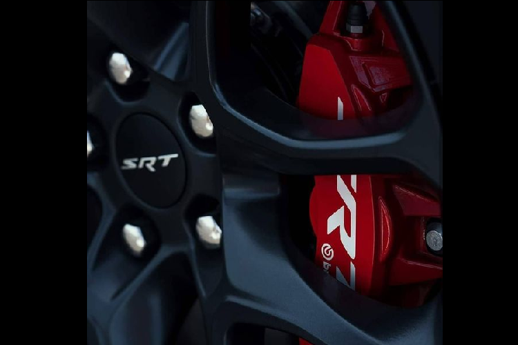 Thực tế, nếu chỉ có công suất 707 mã lực "thông thường", Dodge Durango SRT Hellcat vẫn có thể chạy nước rút từ 0 - 96 km/h chỉ trong 3,5 giây hoặc ít hơn.