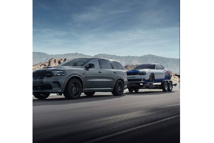 Dự kiến, giá xe Dodge Durango SRT Hellcat 2021 sẽ có giá bán từ khoảng 82.000 USD (tương đương khoảng 1,9 tỷ đồng), và có thể sẽ được mở bán vào tháng tới.