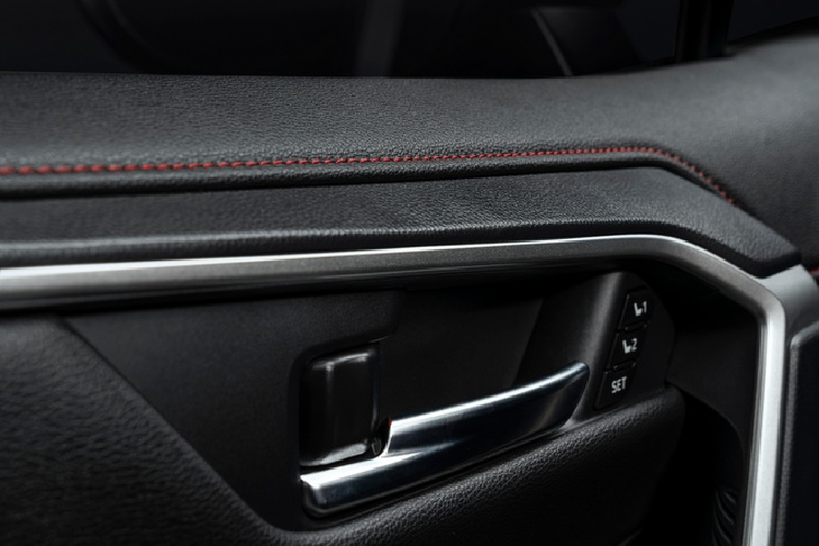 Toyota cho biết RAV4 Prime là SUV plug-in hybrid có khoảng cách di chuyển bằng điện dài nhất trong phân khúc.