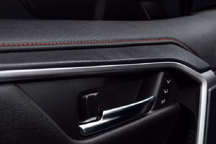 Toyota cho biết RAV4 Prime là SUV plug-in hybrid có khoảng cách di chuyển bằng điện dài nhất trong phân khúc.