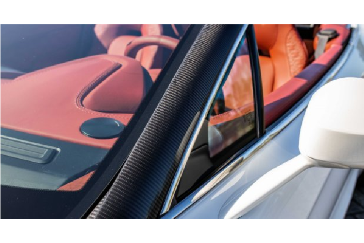 Chỉ có 4 chiếc protoype từng được sản xuất và tất nhiên, đây là một chiếc xe có ý nghĩa đặc biệt. Chính vì vậy mà chiếc xe này đã được Aston Martin bán cho một nhà sưu tập Aston Martin trong danh sách khách hàng VIP. Chiếc xe mang trên mình màu sơn trắng Escaping White kết hợp cùng màu nội thất đỏ Chancellor Red, đem lại một vẻ sang trọng cho siêu xe thể thao Anh Quốc.