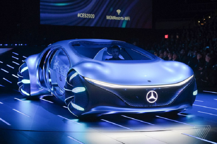 Thú vị hơn, chiếc xe Mercedes-Benz Vision AVTR đã được thiết kế dựa trên sự giúp đỡ của đạo diễn James Cameron. Đáng tiếc đây không phải là một trong những chiếc xe sẽ xuất hiện trong phần hai của bộ phim.