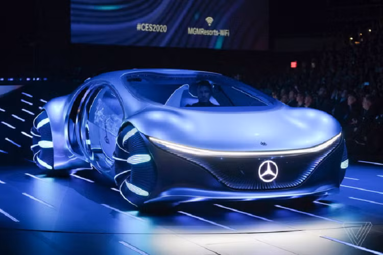 Thú vị hơn, chiếc xe Mercedes-Benz Vision AVTR đã được thiết kế dựa trên sự giúp đỡ của đạo diễn James Cameron. Đáng tiếc đây không phải là một trong những chiếc xe sẽ xuất hiện trong phần hai của bộ phim.