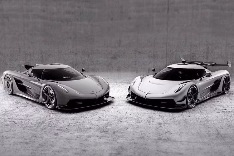 Vậy là đã một năm trôi qua kể từ khi Koenigsegg công bố kế hoạch về một phiên bản Jesko với tốc độ tối đa lên tới 482 km/h, bên cạnh model tiêu chuẩn từng được giới thiệu tại Geneva Motor Show. Và khi GIMS 2020 đã bị hủy bỏ vào phút chót, hãng xe Thụy Điển vẫn không chùn bước trước kế hoạch ra mắt “bom tấn” Koenigsegg Jesko Absolut mới.