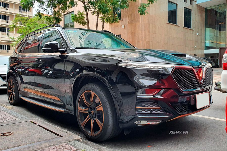 “Xe Chu tich” VinFast President hon 4 ty dong tren pho Sai Gon