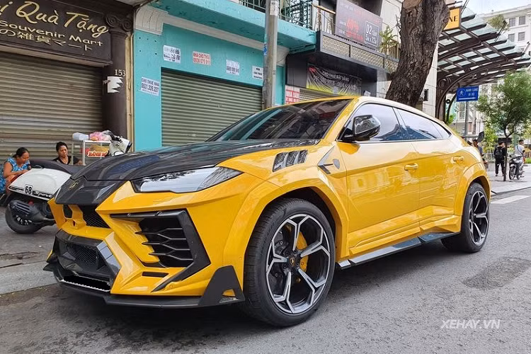 Sức mạnh của Lamborghini Urus Venatus vẫn đến từ cỗ máy tăng áp kép V8 4.0L sản sinh công suất 641 mã lực và mô-men xoắn cực đại 850Nm, kết hợp hộp số tự động ZF 8 cấp , xe chỉ mất 3,6 giây để tăng tốc từ 0-100 km/h trước khi đạt tốc độ tối đa 305 km/h, giúp cho Urus trở thành một trong những mẫu xe SUV nhanh nhất thế giới.