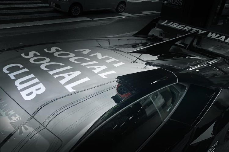 Thay vào đó, hãng sẽ cung cấp những bộ phận nới rộng được lắp đặt vào nhằm thay thế những mảnh thân cũ của xe. Với kiểu body kit này, những chiếc xe sẽ không phải cắt bỏ quá nhiều phần vè trước hay sau mà chỉ cần thay thế các bộ phận mới và chỉnh sửa đôi chút. Bộ kit này sẽ mất ít thời gian hơn để lắp đặt so với dòng bodykit cũ trước đây.