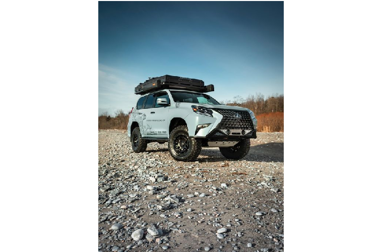 Được phát triển trên mô hình sản xuất của mẫu SUV hạng sang Lexus GX 460 2020 Executive Package, GX Overland Concept được trang bị bánh xe off-road độc đáo và bộ lốp Toyo Open Country, cũng như một hệ thống treo tùy chỉnh với chế độ hành trình.