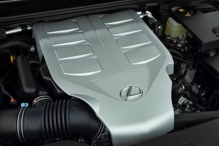 Các công nghệ off-road tiên tiến bao gồm Hệ thống Treo Linh hoạt Kinetic.