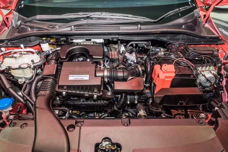 Hiện tại, Honda Malaysia chưa hé lộ thông tin chi tiết về hiệu suất của City thế hệ mới. Tại Thái Lan, Honda City được trang bị động cơ tăng áp mới thay cho động cơ hút khí tự nhiên 1.5L của thế hệ thứ 4. Cụ thể, City sử dụng động cơ tăng áp VTEC 3 xy-lanh thẳng hàng dung tích 1.0L, cho công suất 120 mã lực và mô-men xoắn 173 Nm. Đi kèm với động cơ mới vẫn là hộp số tự động vô cấp CVT và hệ dẫn động cầu trước.