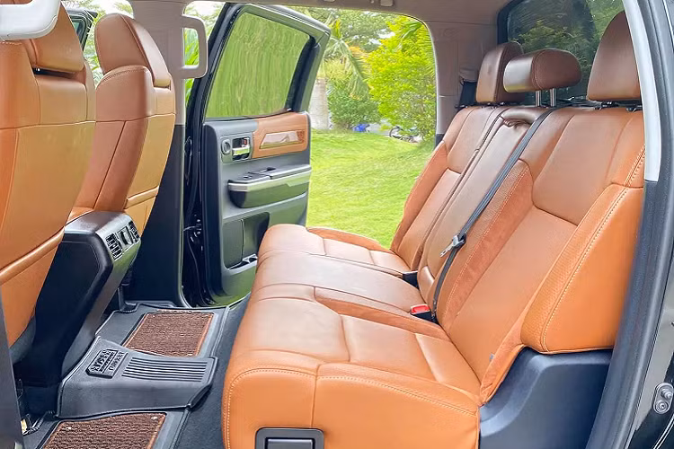 Chính vì thế, lựa chọn Toyota Tundra đã qua sử dụng là một gợi ý dành cho những ai có điều kiện kinh tế khá giả và yêu thích bán tải cỡ lớn.