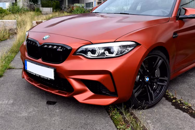 Ở phiên bản hiện tại, BMW M2 Competition nhận được khá nhiều cải tiến, một trong số đó là động cơ tăng áp kép 3.0 lít 6 xi-lanh sản sinh công suất 405 mã lực và 550Nm mô-men xoắn cực đại.