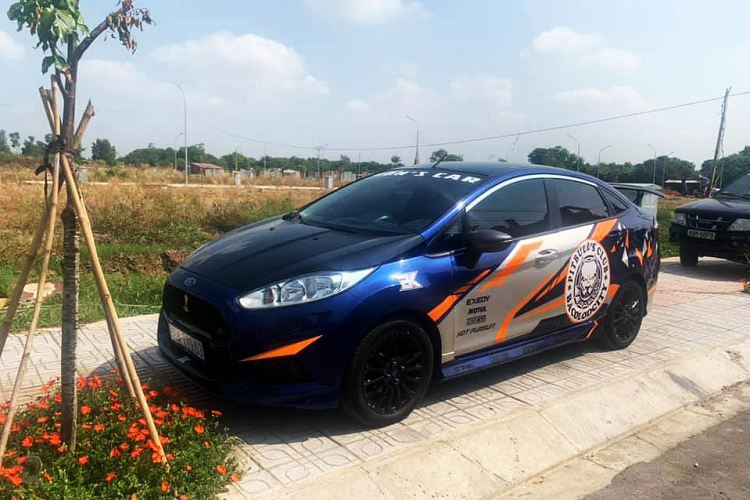 Mẫu xe Ford Fiesta tại Việt Nam hiện tại đã ngừng phân phối, nhưng khách hàng vẫn có thể mua được những mẫu xe ôtô cũ được rao bán trên thị trường với mức giá khá rẻ.