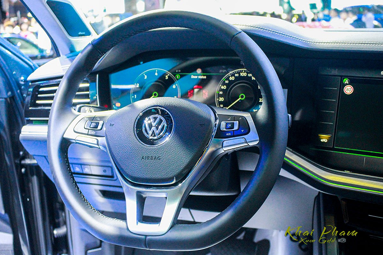 Hiện tại, khách hàng đã có thể đặt cọc Volkswagen Touareg 2020 từ phía địa lý chính hãng, thời gian giao xe dự kiến sớm nhất là tháng 11 năm nay.