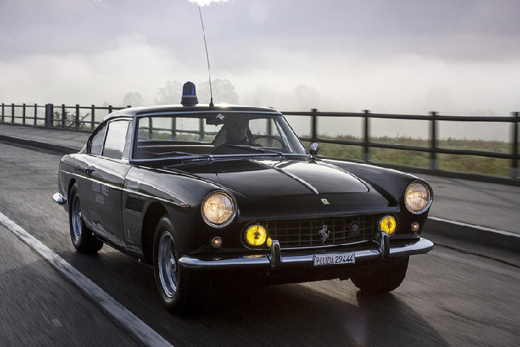 Đây cũng là chiếc xe thuộc sở hữu tư nhân duy nhất tại Italy được cấp phép sử dụng đèn ưu tiên, còi báo động và logo đặc biệt của đội tuần tra Squadra Volante. Chiếc Ferrari 250 GTE Series II đời 1962 đã được Ferrari Classiche giám định vào năm 2014, số khung #3999, động cơ, hộp số và trục sau vẫn còn nguyên bản.