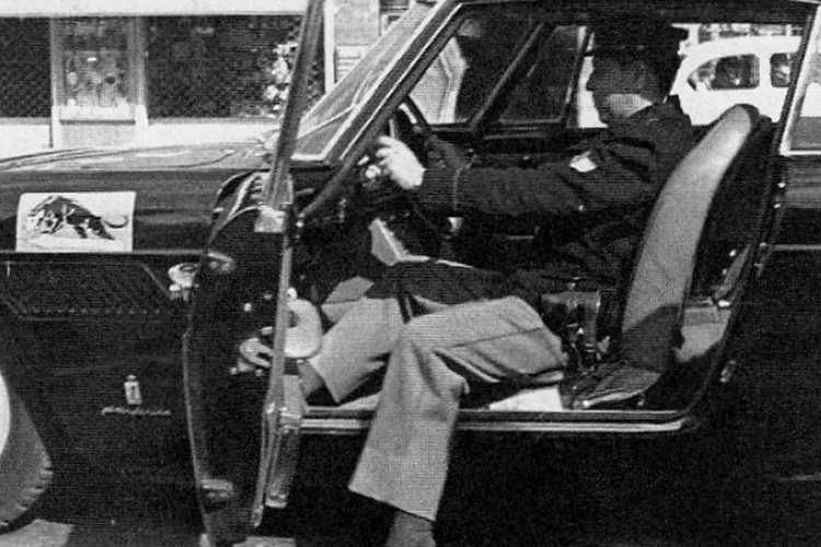 Nhưng Armando Spatafora (một trong 4 sĩ quan được gửi đến Maranello để huấn luyện lái xe tốc độ cao) cùng với chiếc siêu xe Ferrari có số khung #3999 vẫn tiếp tục phục vụ trong 6 năm tiếp theo.