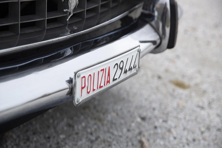 Siêu xe Ferrari 250 GTE Series II cùng với Armando Spatafora nổi tiếng đến mức được người dân tại thành phố đặt cho biệt danh là "Con báo của đội tuần tra".