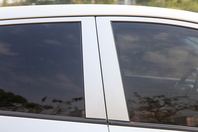 Mặc dù được sử dụng rất nhiều, cửa xe vẫn khít, không có độ cong vênh. 