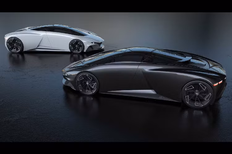 Tác giả của bản render này cũng cho biết siêu xe này có thể sử dụng hệ truyền động hybrid, một sự kết hợp giữa động cơ điện và động cơ đặt giữa Renesis nổi tiếng của Mazda. Tuy nhiên giữa bối cảnh chạy đua xe điện hiện nay, hệ truyền động điện toàn phần cũng là một lựa chọn hợp lý vì Mazda cũng đã ra mắt SUV chạy điện MX-30.