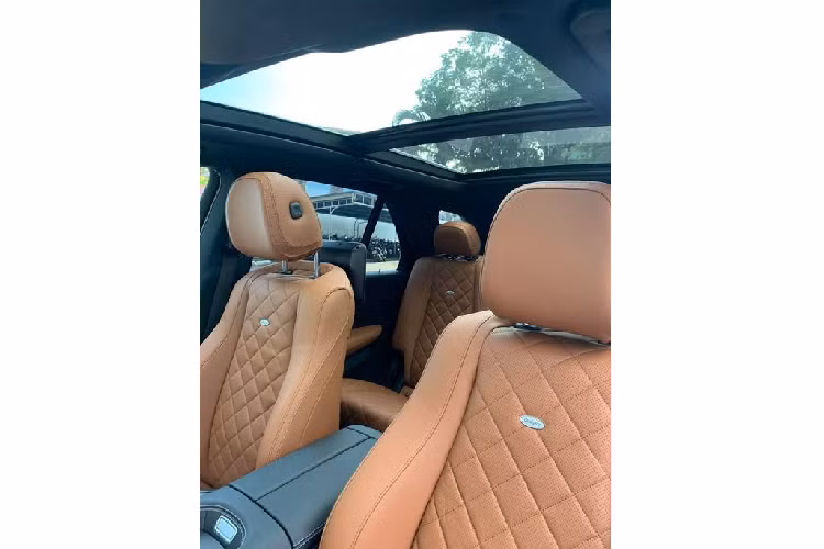 Về truyền động, Mercedes-Benz GLE 340d AMG 2020 sử dụng động cơ Dầu Diesel 2.0L, cho ra công suất tối đa 255 mã lực và mô-men xoắn cực đại 370 Nm.