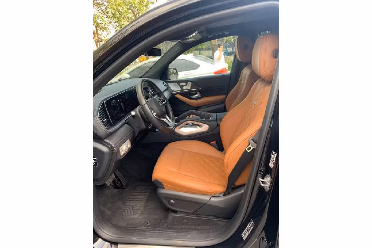 Không gian cabin của Mercedes-Benz GLE 340d AMG 2020 mới tiếp tục thể hiện sự sang trọng vốn có của thương hiệu xe sang nước Đức.