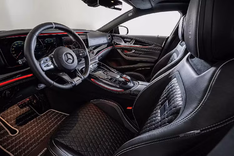 Tuy nhiên, những sửa đổi của Brabus chỉ dừng lại ở việc nâng công suất, hãng độ Brabus ra đời cho phép khách hàng có thể sở hữu những mẫu xe hiệu năng cao mạnh hơn xe của Mercedes-AMG. So với xe Nhật hay Mỹ, động cơ xe Đức phức tạp hơn, đòi hỏi tay nghề và trình độ cao để có thể can thiệp sửa đổi công suất, bên cạnh đó thị trường cung cấp “đồ chơi” những phụ tùng để độ xe Đức không thực sự rộng rãi và phổ biến bằng động cơ xe Nhật.