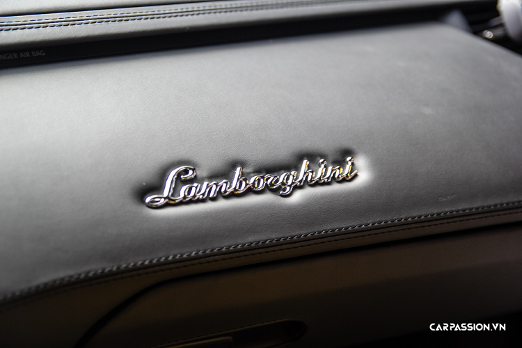 Số lượng những chiếc siêu xe Lamborghini Aventador tại Việt Nam không hề “kém” so với những dòng xe khác. Ngoài số lượng xe nhiều, Aventador tại Việt Nam có nhiều phiên bản khác nhau như Aventador Coupe, Aventador Roadster, Aventador SV, Aventador S.