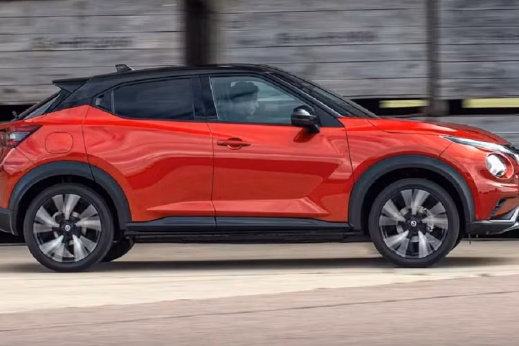 Ở phiên bản cao cấp hơn, Nissan Magnite sẽ đi kèm với động cơ 3 cyl 1.0L tăng áp kết hợp với hộp số sàn 5 cấp hoặc CVT, cho công suất 95 mã lực. Theo Nissan, phiên bản sản xuất thực tế sẽ không có quá nhiều khác biệt với bản concept này.