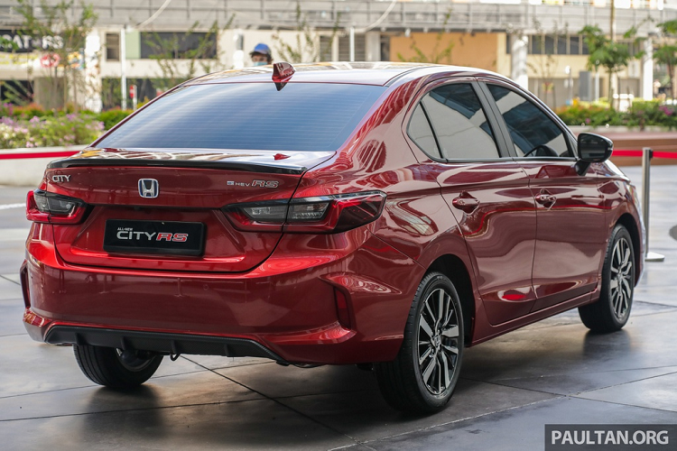 Nhiều khả năng, các phiên bản Honda City 2020 còn lại ở Malaysia sẽ sử dụng động cơ xăng hút khí tự nhiên I4 dung tích 1.5L tương tự ở thị trường Ấn Độ. Công suất tối đa đạt 119 mã lực và mô-men xoắn cực đại 145 Nm. Đi cùng đó là hộp số vô cấp CVT có giả lập 7 cấp số.